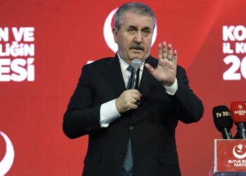 Mustafa Destici'den mehteran eleştirisi: Hangisinden rahatsız oldun ey CHP il başkanı?