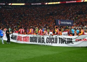 Dev derbide 'Dezenformasyona kırmızı kart' mesajı