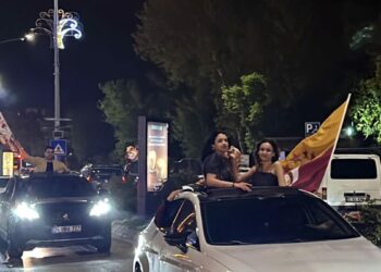 Edirne ve Tekirdağ'da Galatasaray taraftarları galibiyeti kutladı
