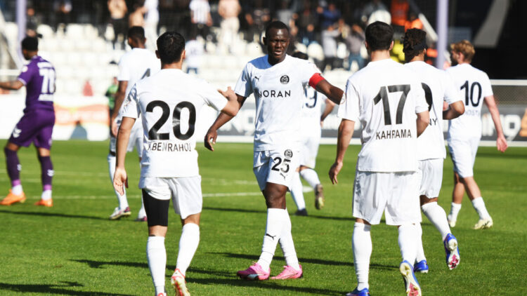 Manisa FK play-off fırsatını kaçırdı