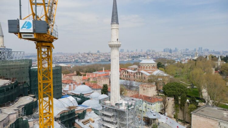 Ayasofya'nın kuzeydoğu minaresinde restorasyon tamamlandı