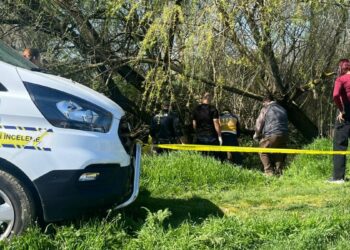 Çay kenarında ölü bulundu