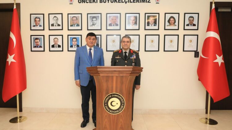 Genelkurmay Başkanı Orgeneral Bayraktaroğlu, Katar'da