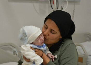 İç organları göğüs kafesinde doğan Reyyan bebek, ameliyatla sağlığına kavuştu