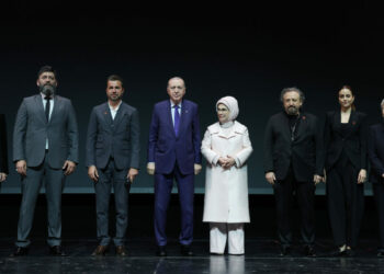 Cumhurbaşkanı Erdoğan ‘Bir Adam Yaratmak’ filminin galasına katıldı