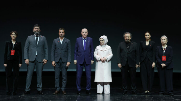 Cumhurbaşkanı Erdoğan ‘Bir Adam Yaratmak’ filminin galasına katıldı