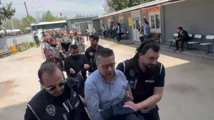 Halfeti Belediyesi'nde 'yolsuzluk' operasyonunda 29 tutuklama