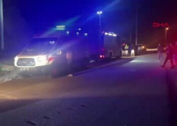 Yamaçtan düşüp mahsur kalan aynı aileden 3 kişi kurtarıldı