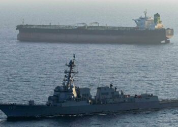 CENTCOM: Bir petrol tankerinin İran’a geçişini engelledik