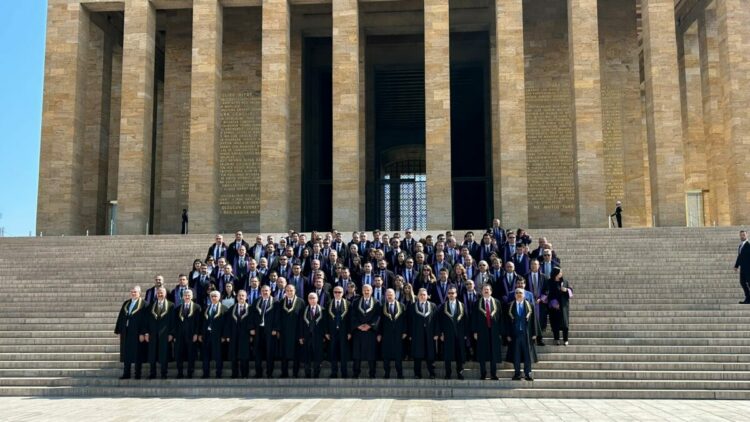 Anayasa Mahkemesi heyeti, Anıtkabir'i ziyaret etti