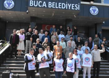 Buca Belediyesi'nde memurlar eylemde: Haber gelmezse yarın iş bırakacağız