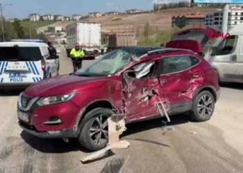 Kamyonun çarptığı cipteki 3 kişi yaralandı