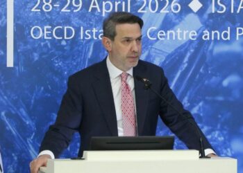 Bakan Bayraktar: 2035 yılına kadar rüzgar ve güneş enerjisi kapasitemizi 120 GW'a çıkarmayı hedefliyoruz