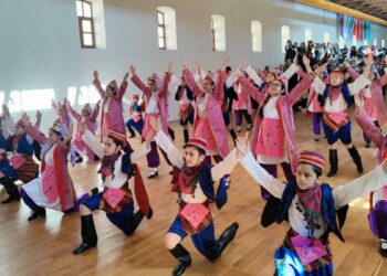 İstanbul'da "Türk Dünyası Çocuk Oyunları Şenliği" düzenlendi