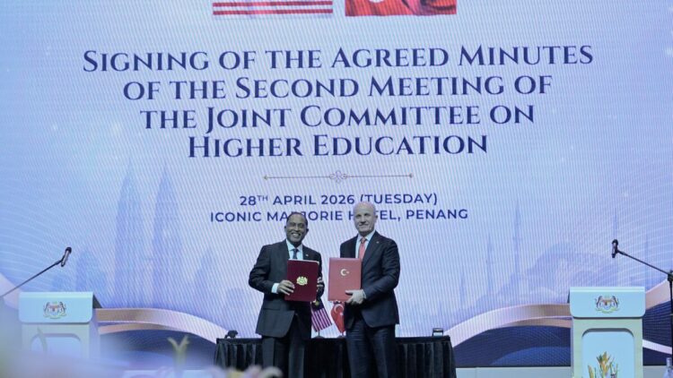 Yükseköğretim Kurulu Başkanı Özvar, Malezya'da