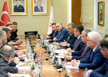 Bakanlıkta maden işçileri ve işveren arasında toplantı