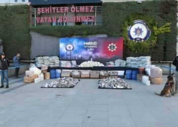İstanbul’da uyuşturucu operasyonu: 89 şüpheli tutuklandı, ele geçirilenler sergilendi