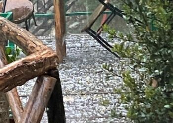 Osmaniye'nin yüksek kesimlerinde dolu ve sağanak etkili oldu