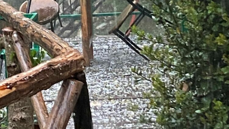 Osmaniye'nin yüksek kesimlerinde dolu ve sağanak etkili oldu