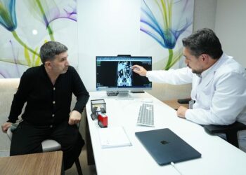 Nefes darlığı ve karın şişkinliği ile geldi 20 santimetre çapında kist çıkarıldı