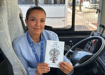 Halk otobüsü şoförü Naciye, şiir kitabının gelirini DMD hastalarına bağışlayacak