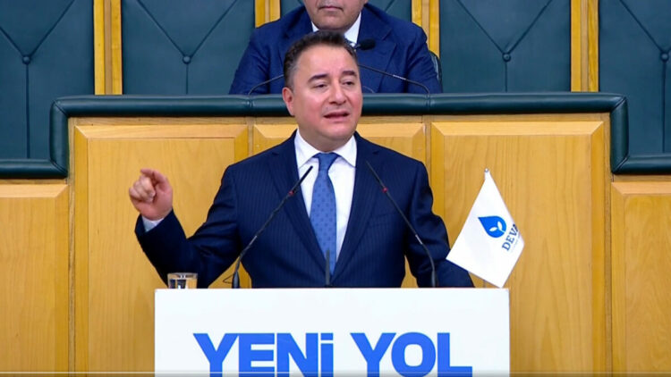 Babacan: Asgari ücret, çay ve simide bile yetmiyor