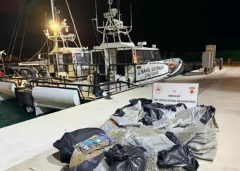Balıkesir açıklarında teknede 158 kilo uyuşturucu ele geçirildi: 2 gözaltı
