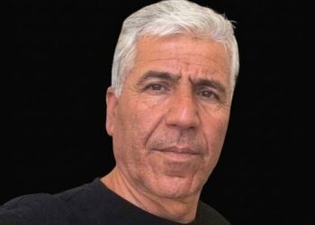 Mersin'de 3 katlı binanın çatısından düşen işçi öldü