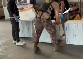 Mersin'de 111 bin sentetik ecza ele geçirildi; 2 tutuklama