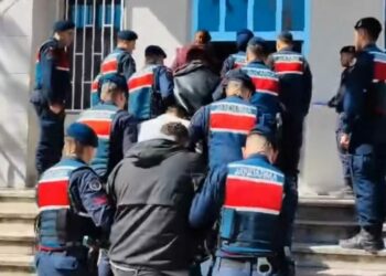 Van ve Edirne'de 471 kilo uyuşturucu ele geçirildi; 5 tutuklama