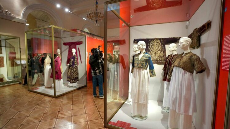 ‘Gelin Hazineleri’ Rusya’da Ermitaj Müzesi’nde sergilenmeye başladı