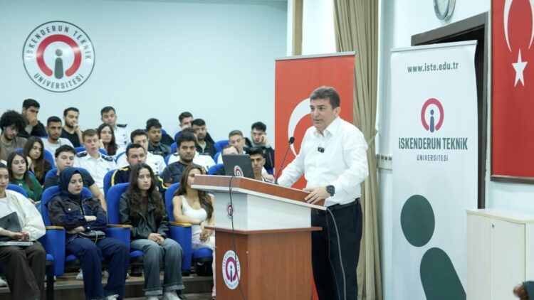 Prof. Dr. Murat Yalçıntaş, İskenderun Teknik Üniversitesi'nde gençlerle bir araya geldi