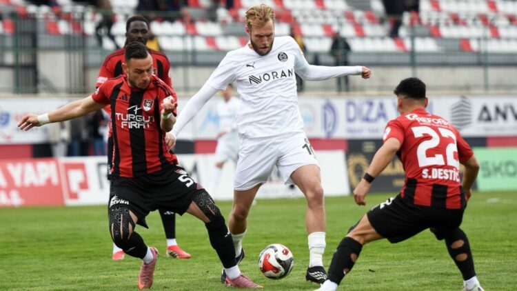 Manisa FK son maçta Sakaryaspor'u konuk edecek