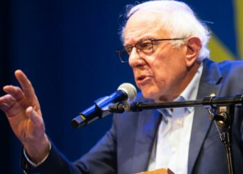 ABD'li Senatör Sanders: Savaş için her zaman para var, eğitim ve barınma için yok