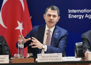 Bakan Kurum: Yapılması gereken en kritik atılım, temiz enerjiye geçişi hızlandırmak