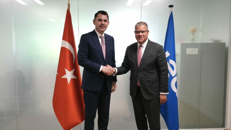 Bakan Kurum, COP26 Başkanı Sharma ile görüştü