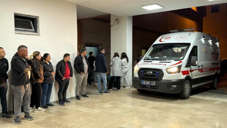 Ortaokul öğrencisi tüfekle oynarken kazara arkadaşını vurdu