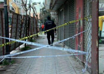 Zeytinburnu'nda inşaattan beton parçası düştü; 6 yaşındaki çocuk öldü