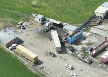 Dronla tespit edilen kaçak akaryakıt dolum deposuna operasyon; 2 gözaltı