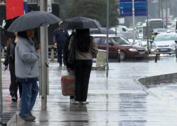 İstanbul'da haftanın son iş gününde yağmur etkili oluyor