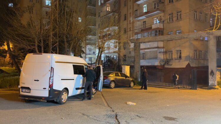 Diyarbakır'da eşini öldürüp, kızını yaraladı