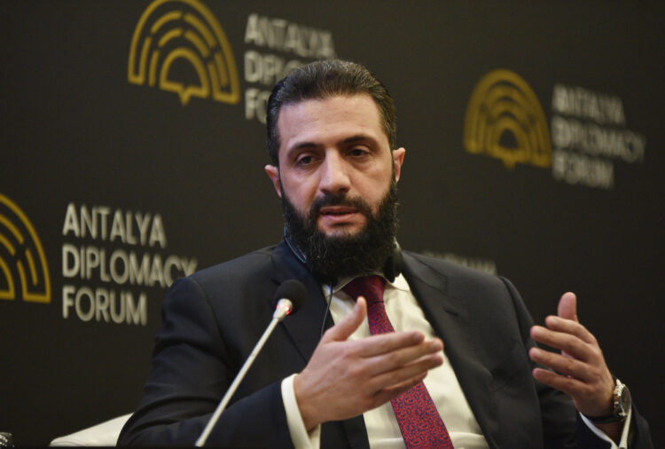 Ahmed Şara: Suriye'nin kuzeyi yabancı askerlerden boşalmış durumda