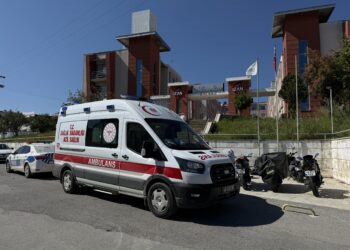 Teğmen evinde ölü bulundu