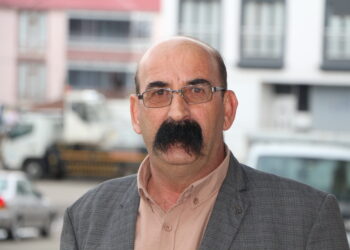 Bıyıklarıyla gündem olan ilçe başkanı: Yakıştığı için uzattım