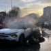 Kayseri’de elektrikli otomobil seyir halindeyken alev aldı