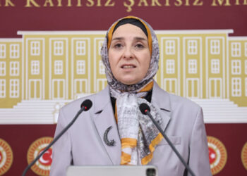 DEVA Partili Esen’den “Milyonlarca çocuk risk altında” çıkışı