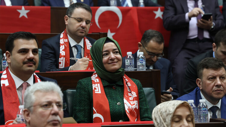 Liyakatsizliğe teslim olmuş CHP’nin bundan kurtulmasını temenni ediyorum