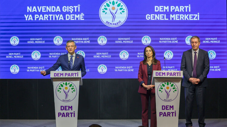 TBMM'nin bir an önce boşalan sandalyeler için ara seçim kararı alması zorunluluktur
