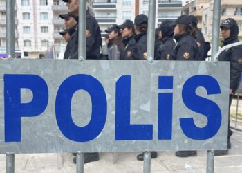 Denizli'de okul saldırılarıyla ilgili yanıltıcı paylaşımlar yapan 2 şüpheli gözaltına alındı