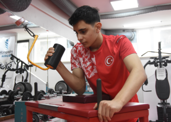 15 yaşında bileğiyle Avrupa şampiyonu